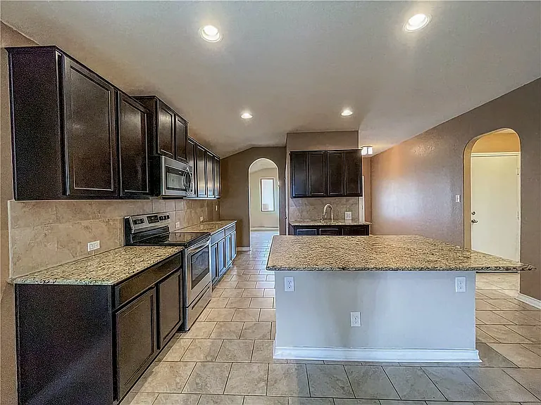 7410 Rigel Chase — Photo 2