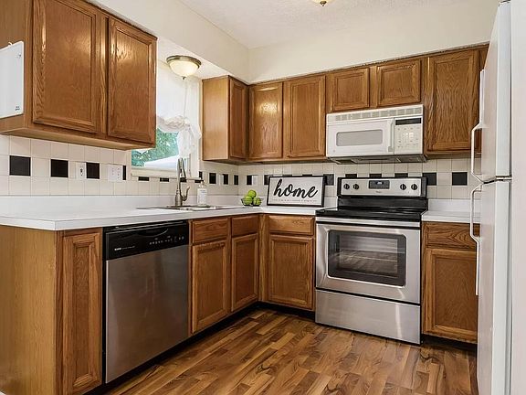 2nd image of 934 Charleston Way Dr #12