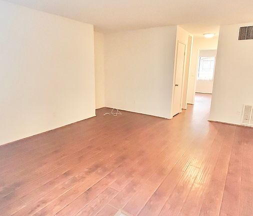 4th image of 1014 E Acacia Ave #212