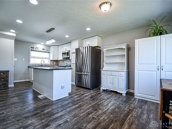 4th image of 3423 Sagamon Ave