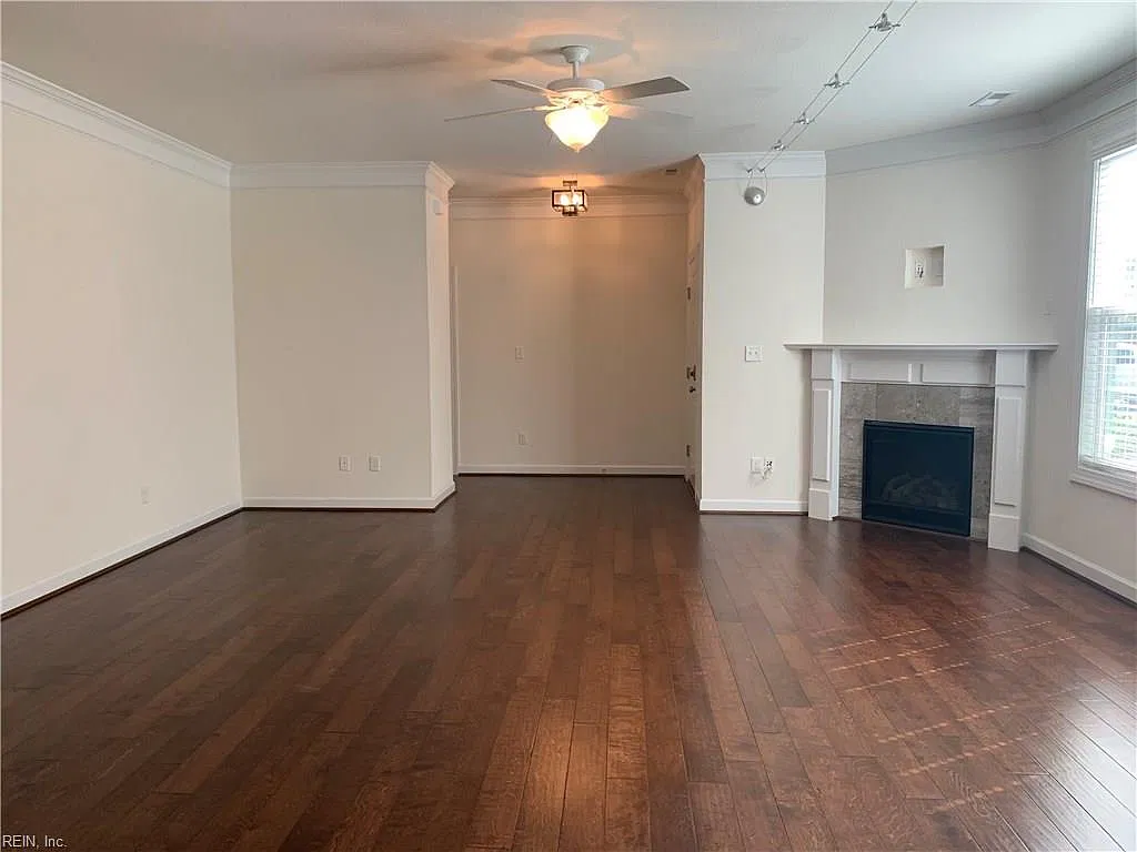 3 bed, 2.5 bath, 1980 sqft, $2,700 — Photo 3