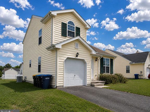 3rd image of 35 Liborio Ln