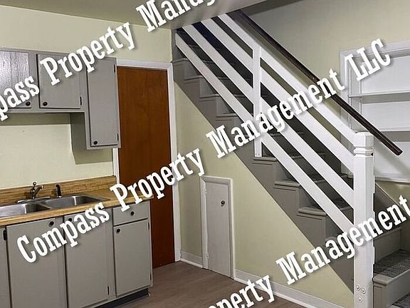 2nd image of 418 Maple St #3