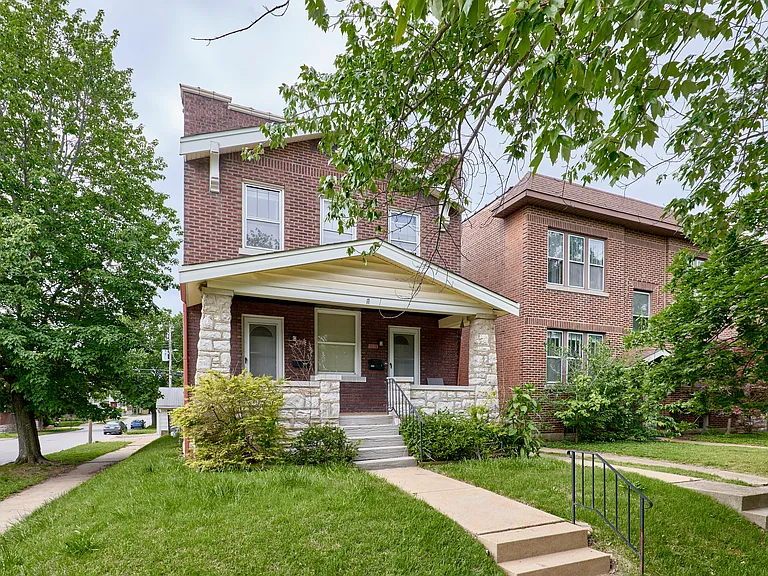 5202 Bancroft Ave #A — Photo 2