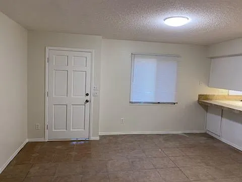 6660 N 43rd Ave — Photo 6