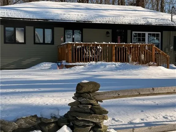 420 Reservoir Rd, Pascoag, RI 02859