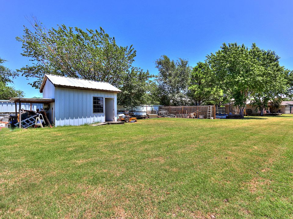 1st image of 2953 Hillcrest Ave