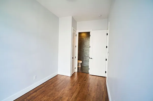 Rented by Lodger Corp | media 17