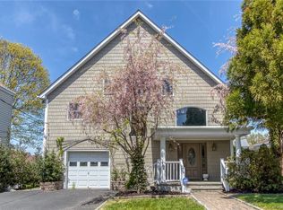 15 Clinton St, Valhalla, NY 10595