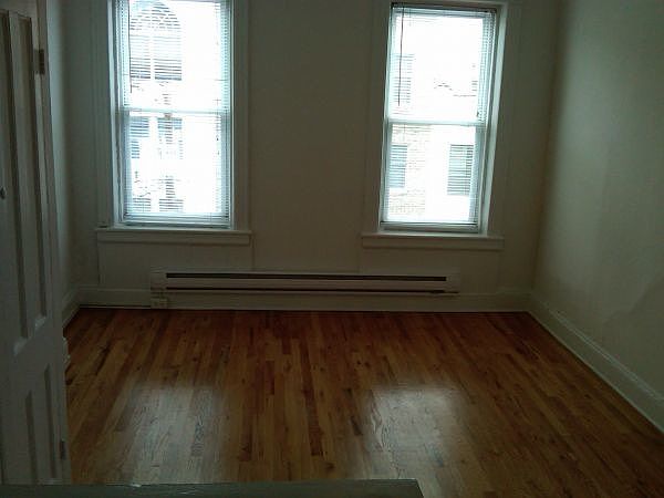 2nd image of 604 Jefferson St APT 1L