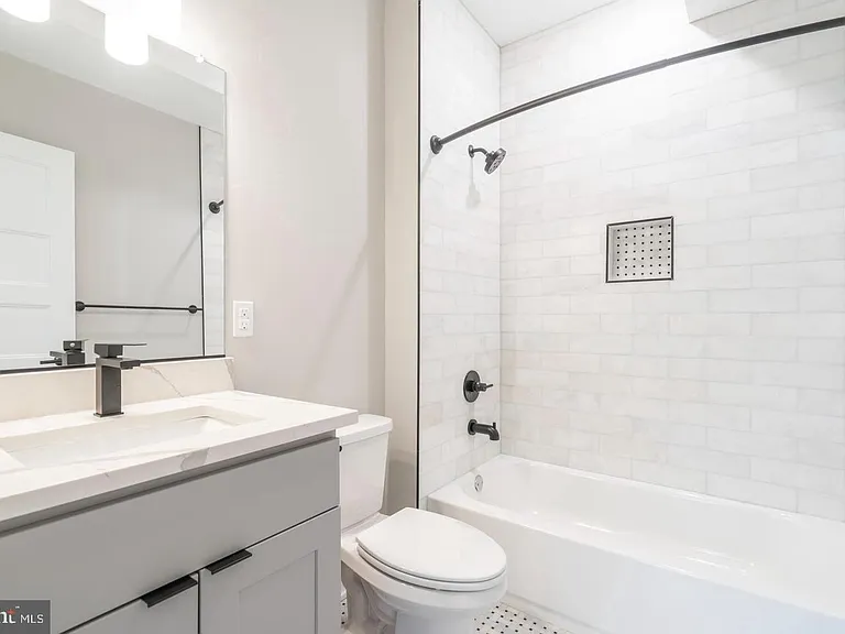 3401 Hamilton St #6 — Photo 27