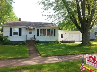 2619 18th Ave, Menominee, MI 49858