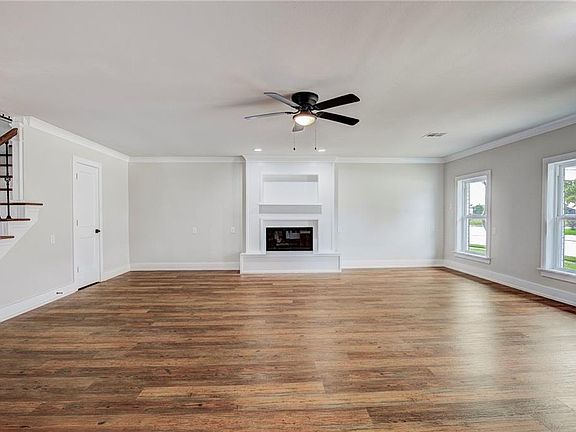 3rd image of 4505 Cleary Ave