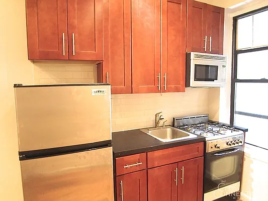 Rented by City Connections Realty | media 34