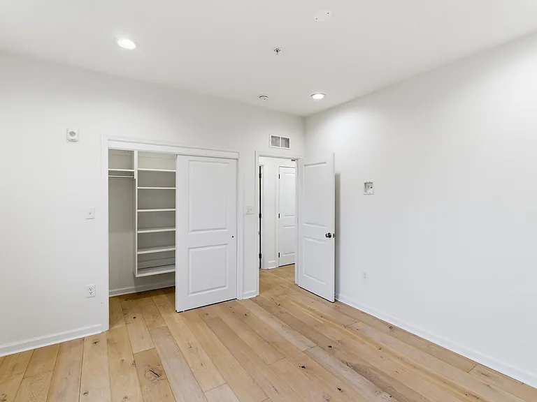 2011 N Reese St #7B — Photo 17