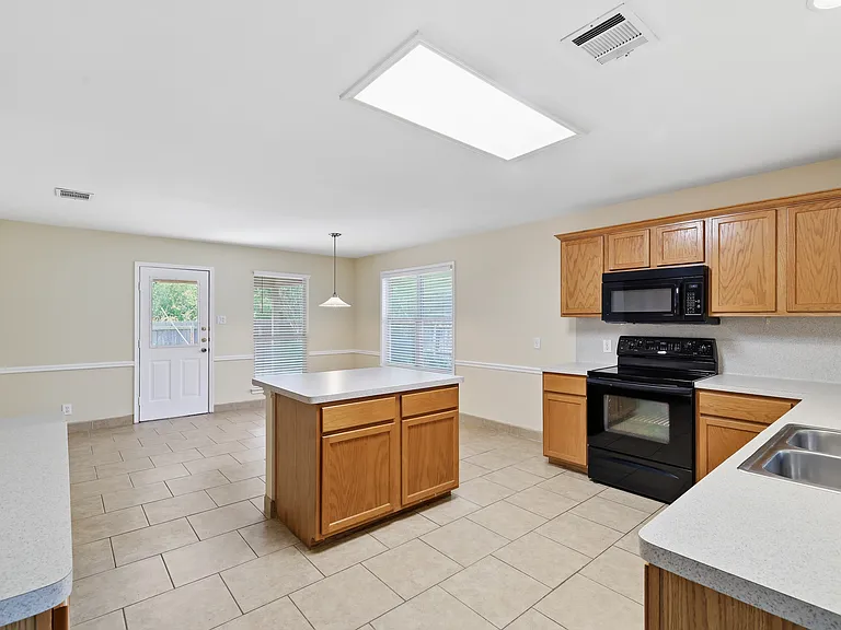 9324 Cedar Point — Photo 11