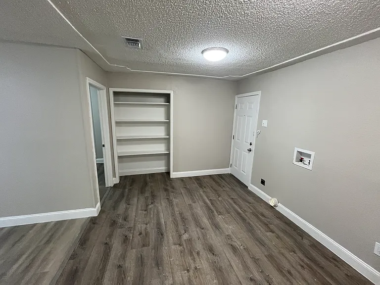 719 Fairwood Dr — Photo 17