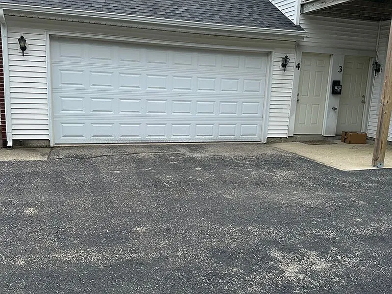 10318 Metalmark Ln — Photo 2