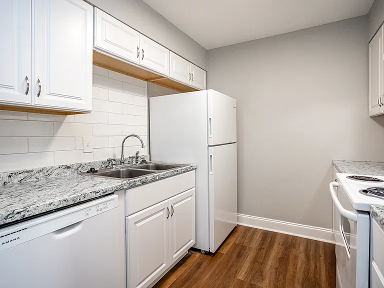 Creek Ridge Apartments — Photo 12