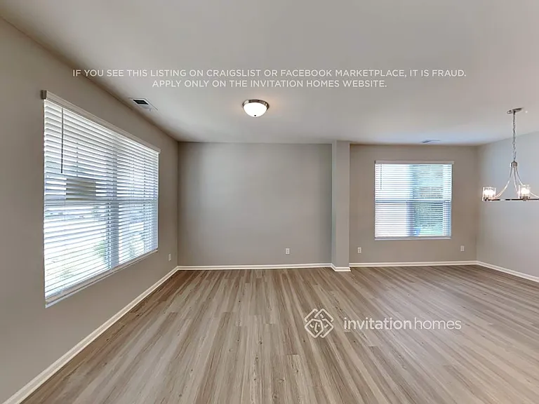 229 N Fortune Way — Photo 5