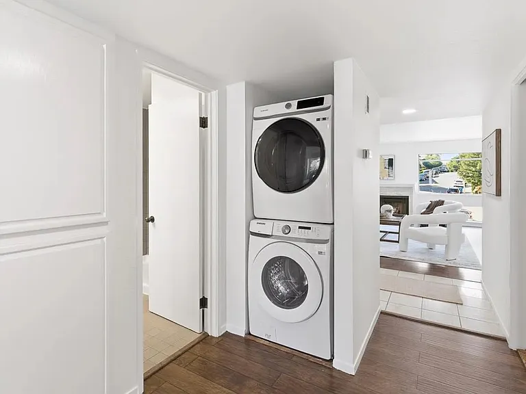 58 E Poplar Ave #4 — Photo 11