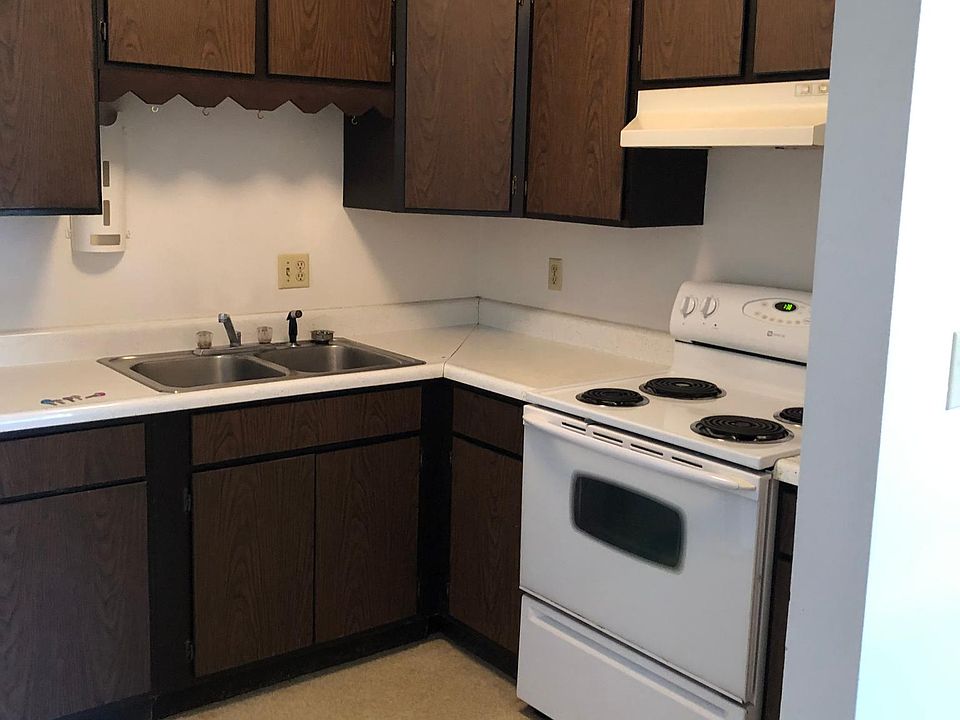 Full sized stove and oven