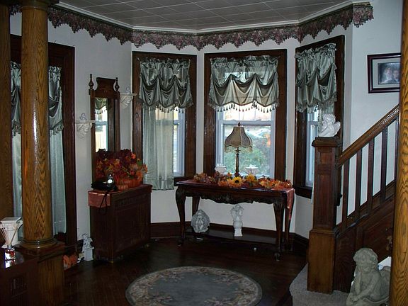 2nd image of 315 Grant Ave