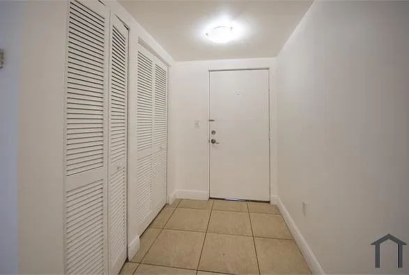 4137 Stirling Rd #506 — Photo 2