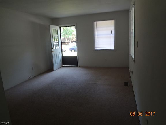 2 and 3 bedroom living room