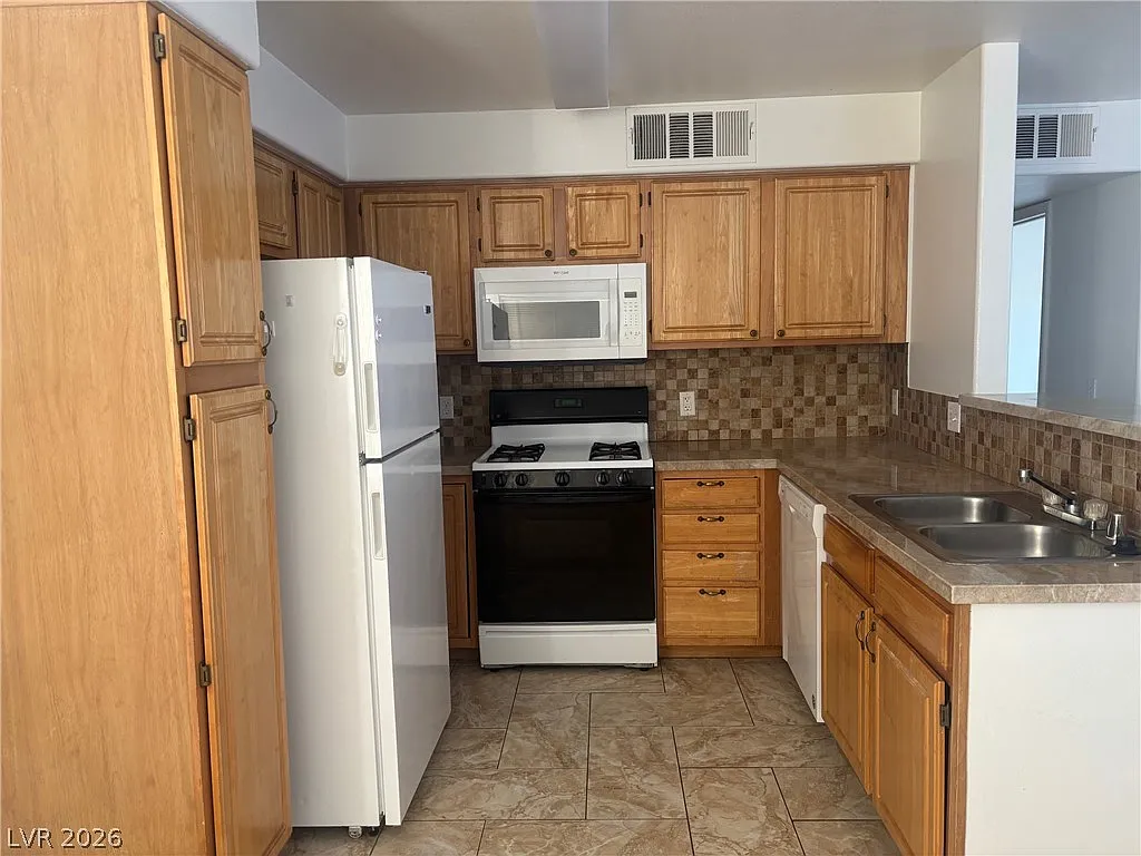 2 bed, 2.0 bath, 1029 sqft, $1,400 — Photo 1