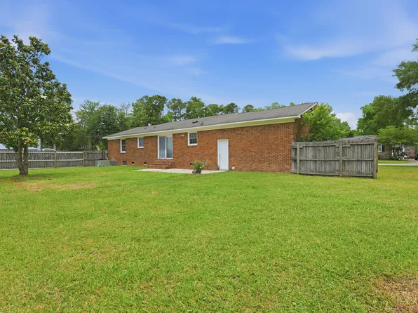 102 Washington Dr, Ladson, SC 29456