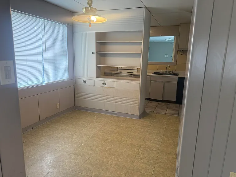 2309 Aster St — Photo 3