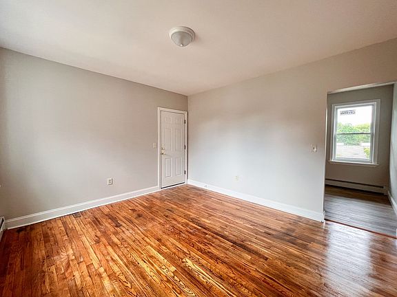 5th image of 451-455 Edgewood St #303