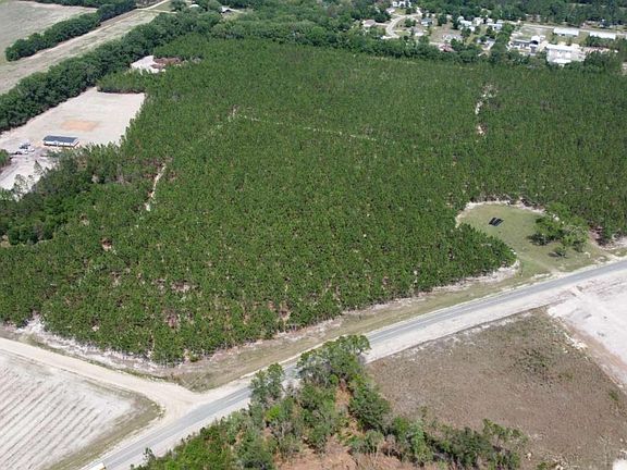 3rd image of 4690 Godwin Rd