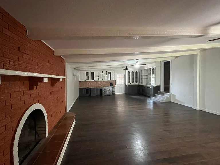 3309 Mahan Dr — Photo 3