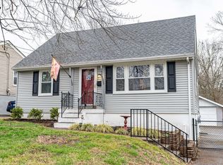 2823 Greenup Rd, Louisville, KY 40217