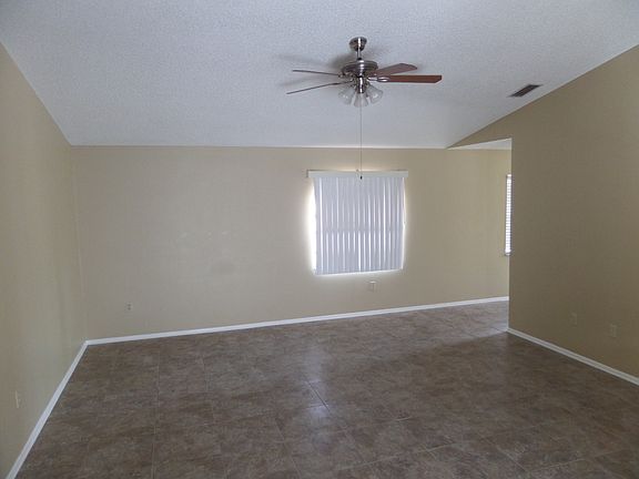 434477_Living Room_09192014