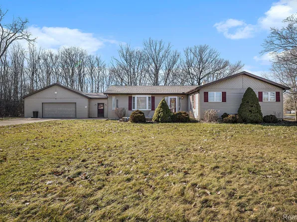 2276 Tandy Dr, Flint, MI 48532