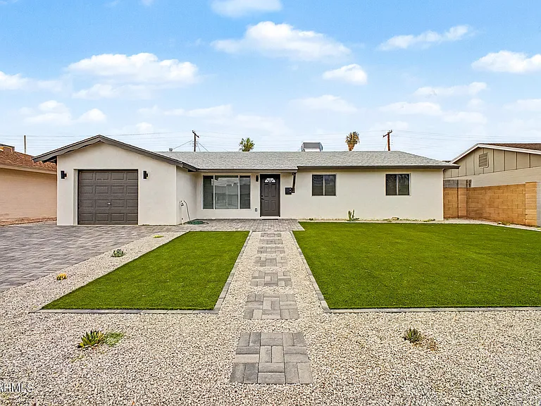 8440 E Palm Ln — Photo 2
