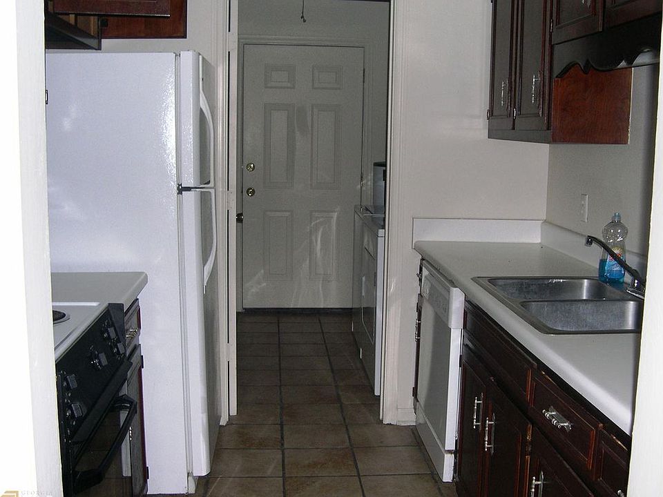 1st image of 512 Georgia Ave #B