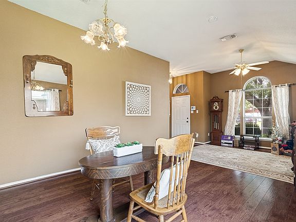 3rd image of 1005 Darren Dr
