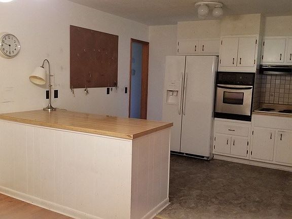 5th image of 11 Reynolds Dr