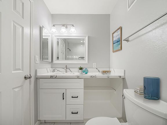 3rd image of 1723 Coronado Ave APT 3