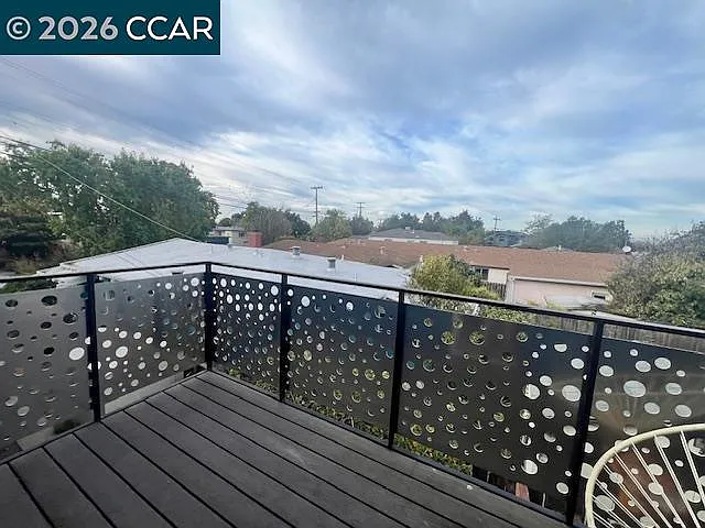 1325 Hopkins St — Photo 17