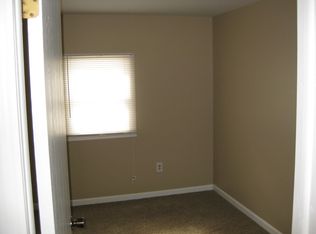 677 Red Oaks Dr, Howell, MI 48843