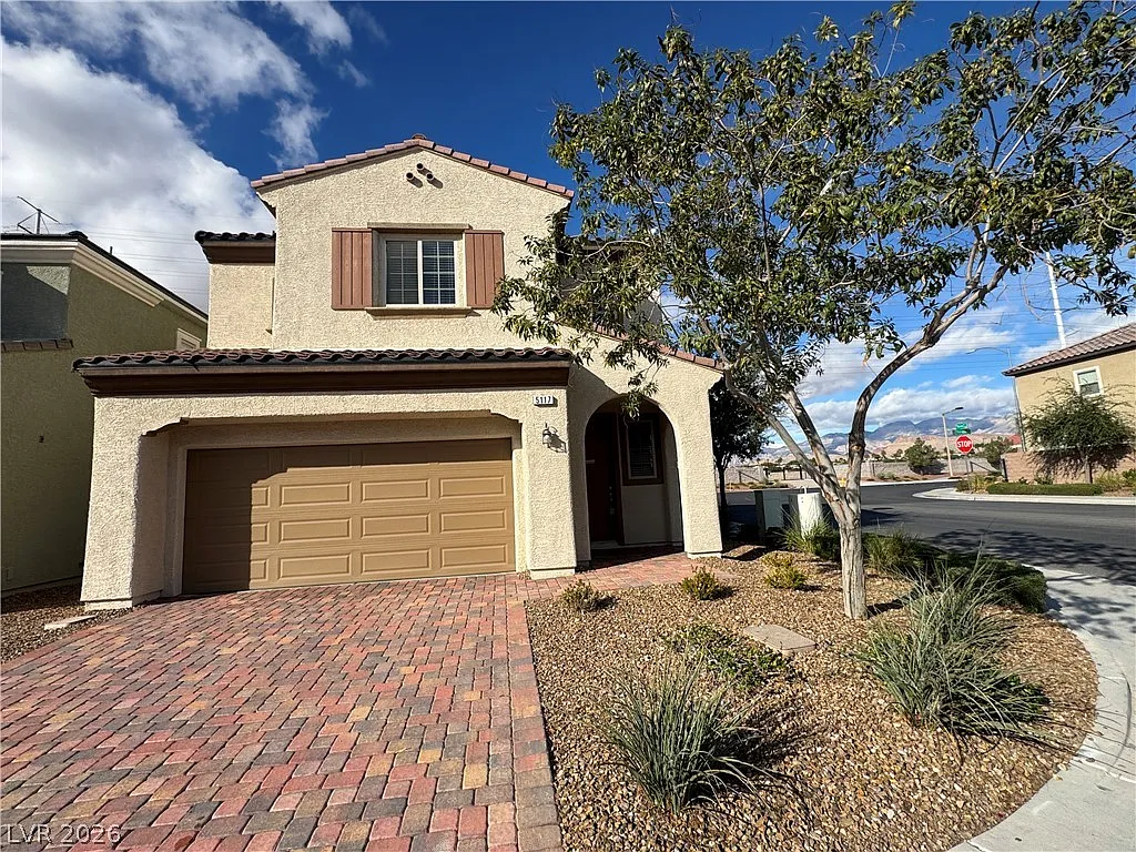 3 bed, 2.5 bath, 2028 sqft, $2,095 — Photo 3