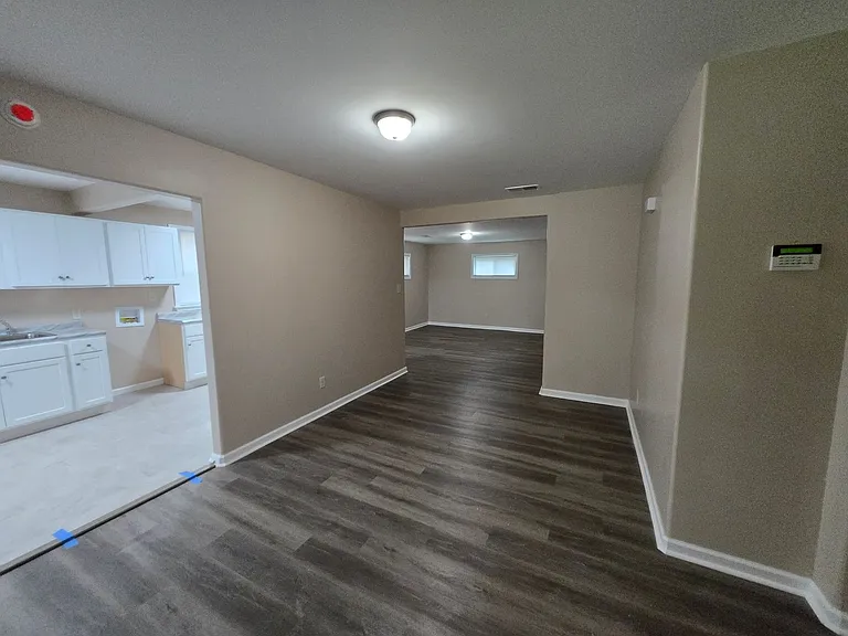1947 Clovia Ln — Photo 3