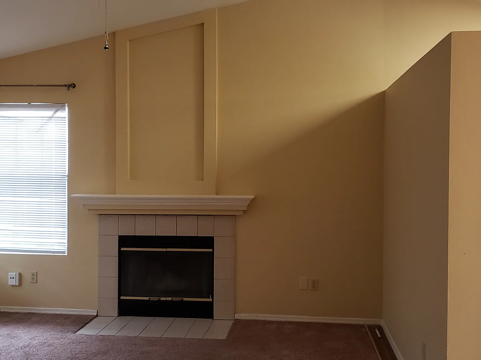 3 bed, 1041 sqft, $2,300 — Photo 2