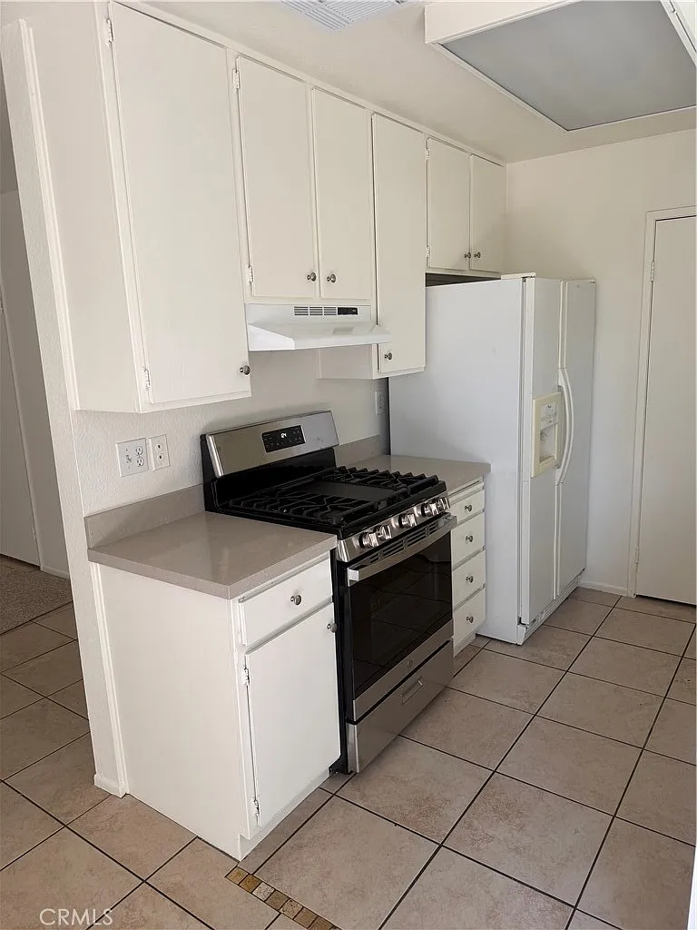 3 bed, 2.5 bath, 1200 sqft, $2,700 — Photo 4