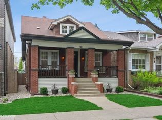 2555 W Cullom Ave, Chicago, IL 60618